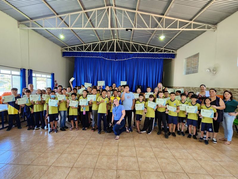PREFEITO TUTI PARABENIZA OS VENCEDORES DO CONCURSO DE TABUADA.