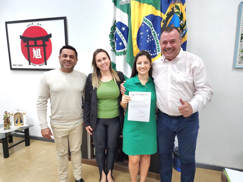 PREFEITURA CONTRATA MAIS UMA PROFESSORA