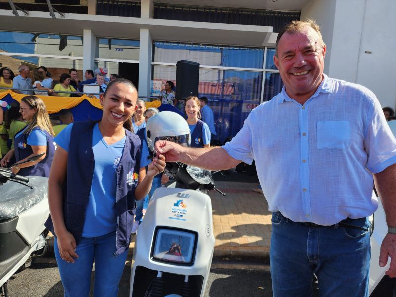PREFEITURA DE ASSAÍ LANÇA PROGRAMA INOVADOR REMÉDIO EM CASA, ENTREGANDO MOTOS ELÉTRICAS PARA AGENTES DE SAÚDE.