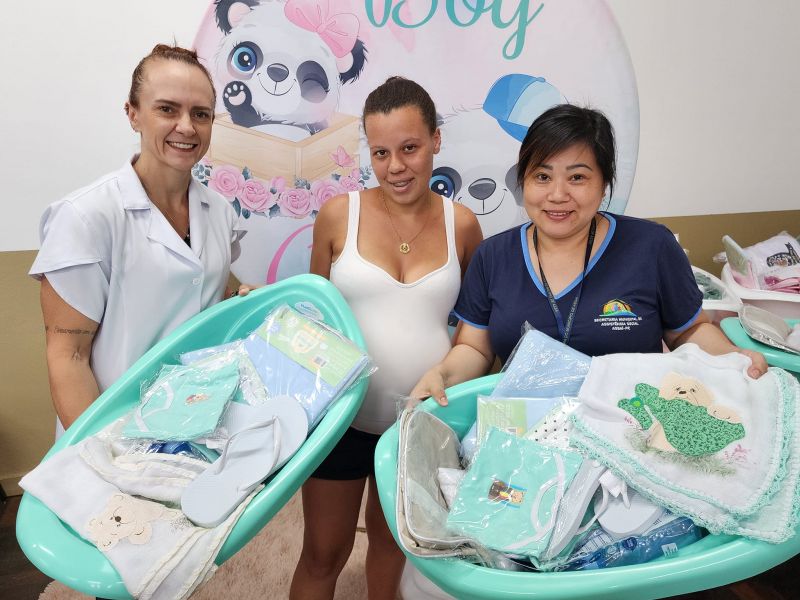PREFEITURA DISTRIBUI KITS MATERNIDADE PARA GESTANTES