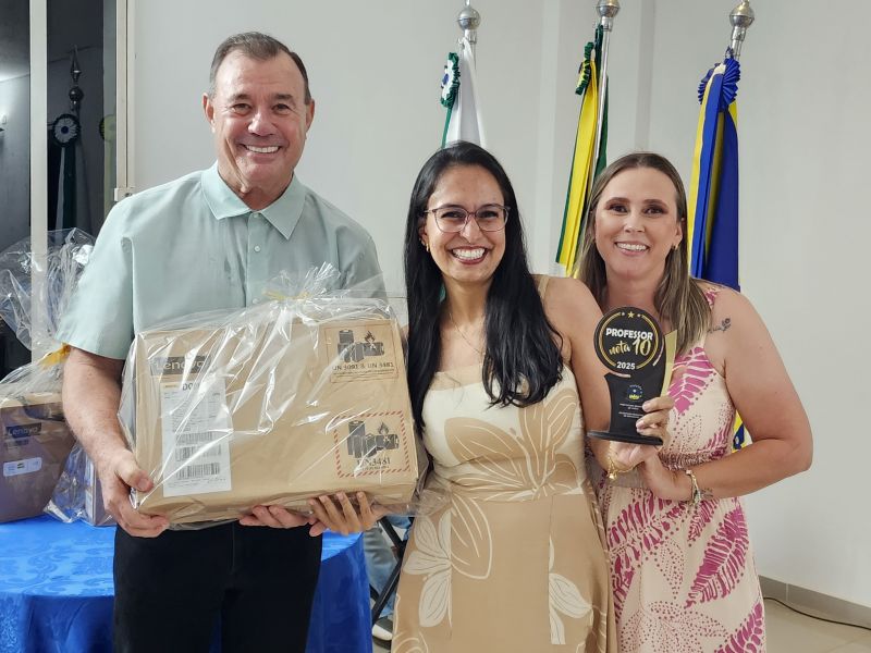 PREFEITURA PREMIA  ALUNOS, PROFESSORES E ESCOLAS NOTA 10!