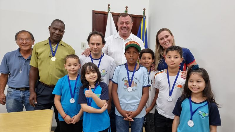 PREMIAÇÃO DOS VENCEDORES DO CONCURSO DE MEIO AMBIENTE.