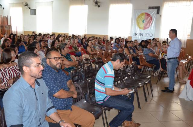 Professores participam de capacitação profissional
