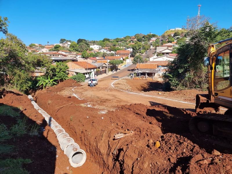 PROLONGAMENTO DA RUA BRASIL EM RITMO ACELERADO