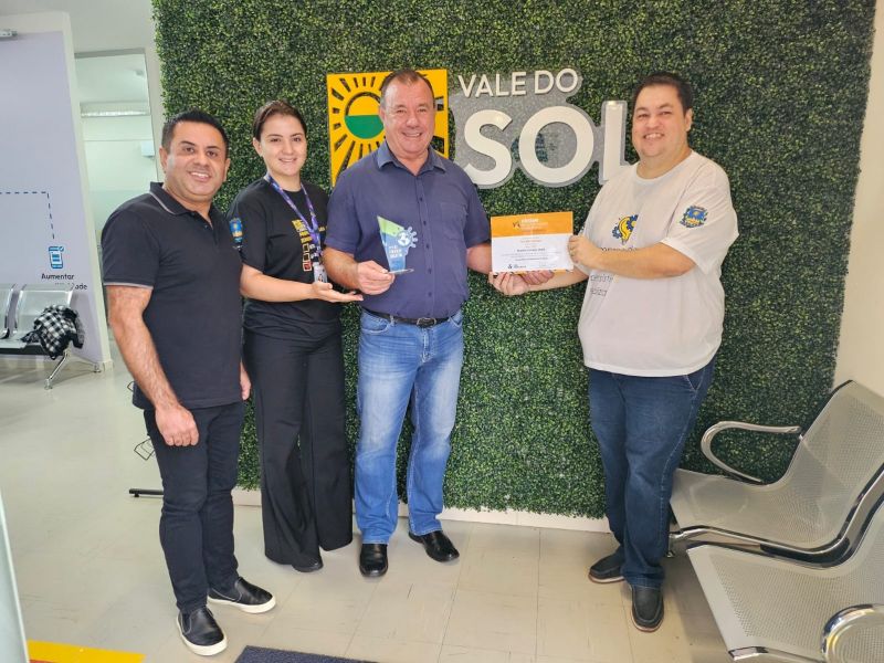 REDE CIDADE DIGITAL CONCEDE PRÊMIO AO PREFEITO MICHEL ANGELO BOMTEMPO
