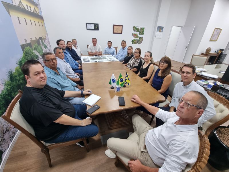 REUNIÃO ESTRATÉGICA MARCA INAUGURAÇÕES E NOVOS INVESTIMENTOS PARA ASSAÍ