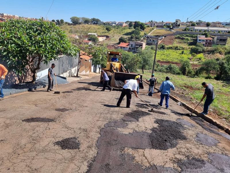 TAPA BURACOS ATENDE O CONJUNTO ELDORADO