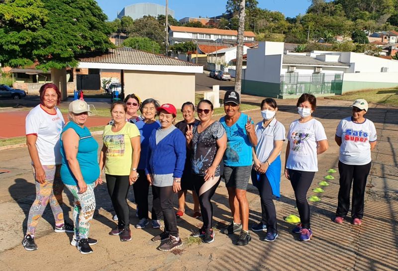 TREINO FUNCIONAL  PARA A COMUNIDADE NA PRAÇA DA VILA NOVA.