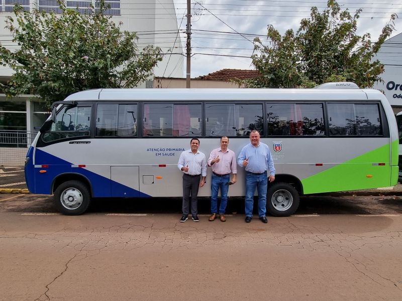 UM MICRO-ÔNIBUS OKM PARA A SAÚDE DE ASSAÍ.